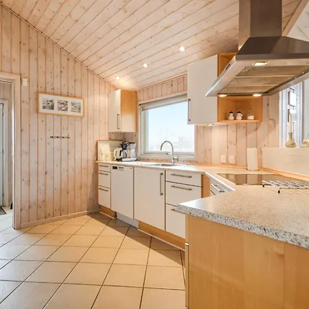 Nyaraló Lakolk Xi *