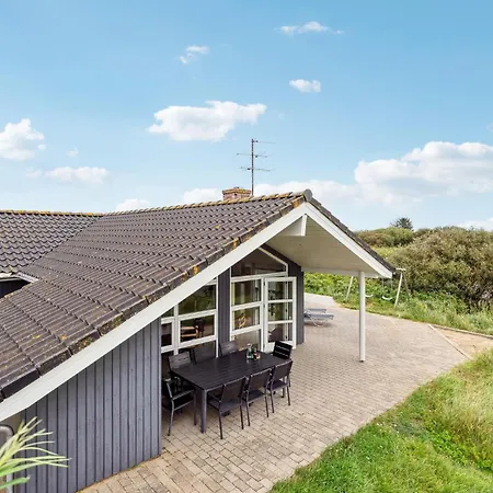 Holiday home 3 Bedroom Lovely In Romo