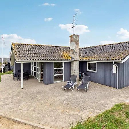Holiday home 3 Bedroom Lovely In Romo